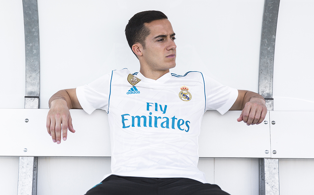 Betrokken Buiten In dienst nemen adidas en Real Madrid presenteren het nieuwe thuis- en uitshirt voor 2017 -2018