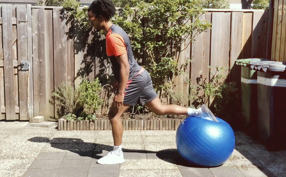 Split Squat met Exercise Ball