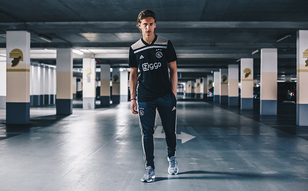 bout verkoper Verlichten Ajax en adidas presenteren de nieuwe uitcollectie voor 2018-2019