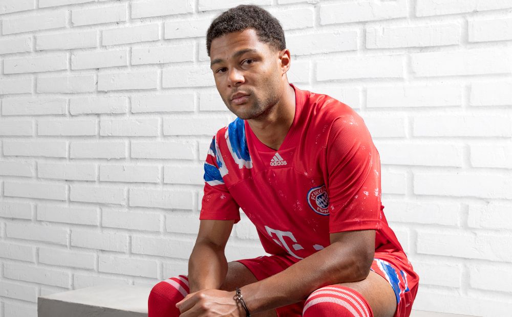 adidas Bayern München Human Race shirt'