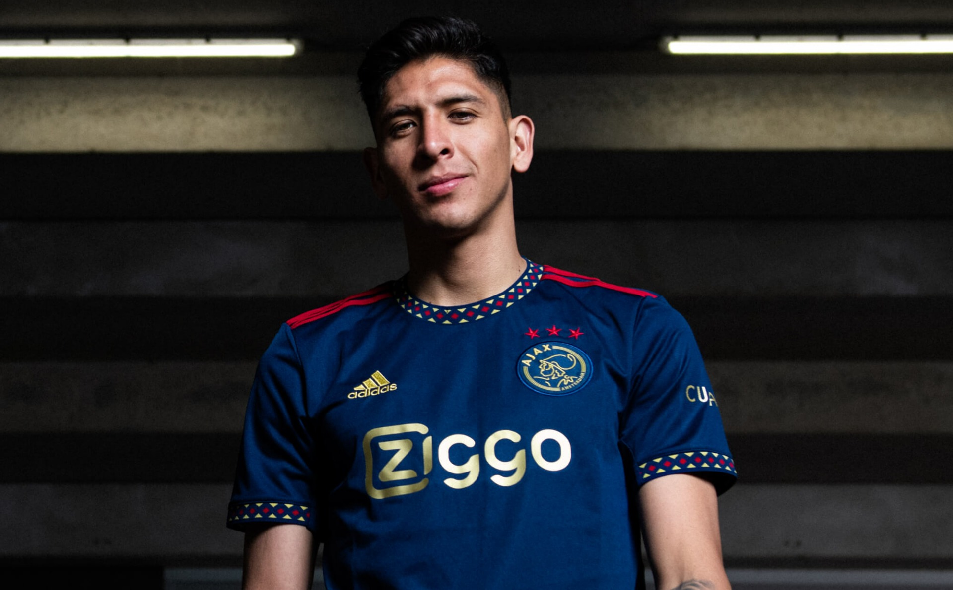 Specifiek Boos worden majoor Ajax imponeert tijdens uitwedstrijden in het nieuwe uitshirt 2022-2023!