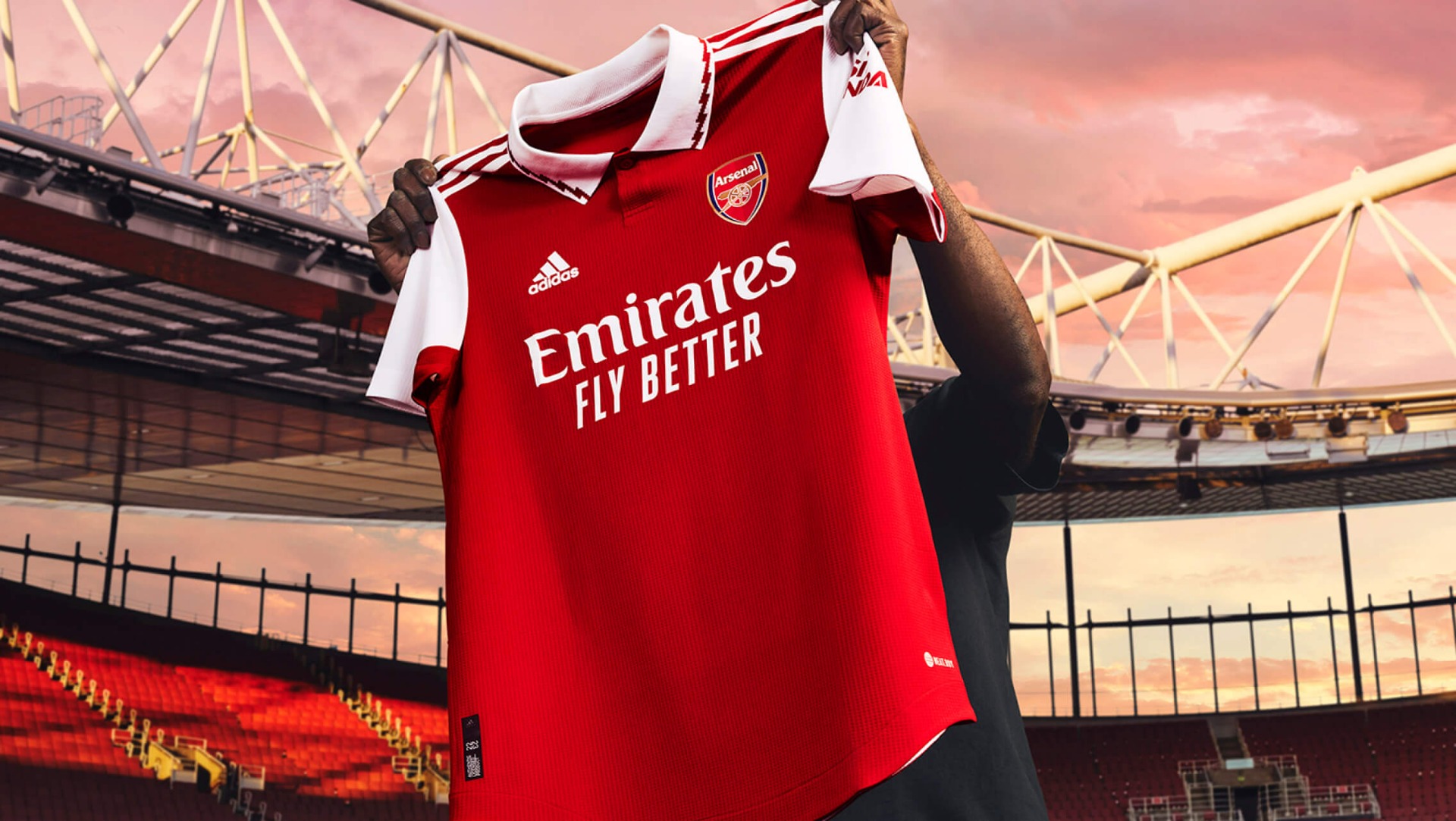 Terug in de tijd, dit is het nieuwe Arsenal shirt 2022-2023!