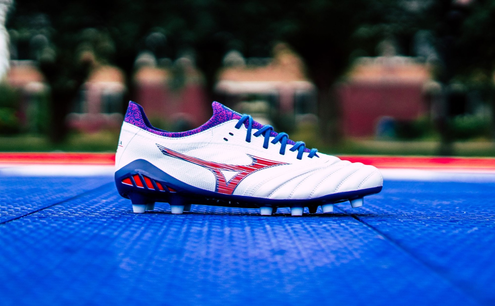Mizuno Morelia Neo III