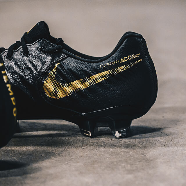 nike tiempo black lux