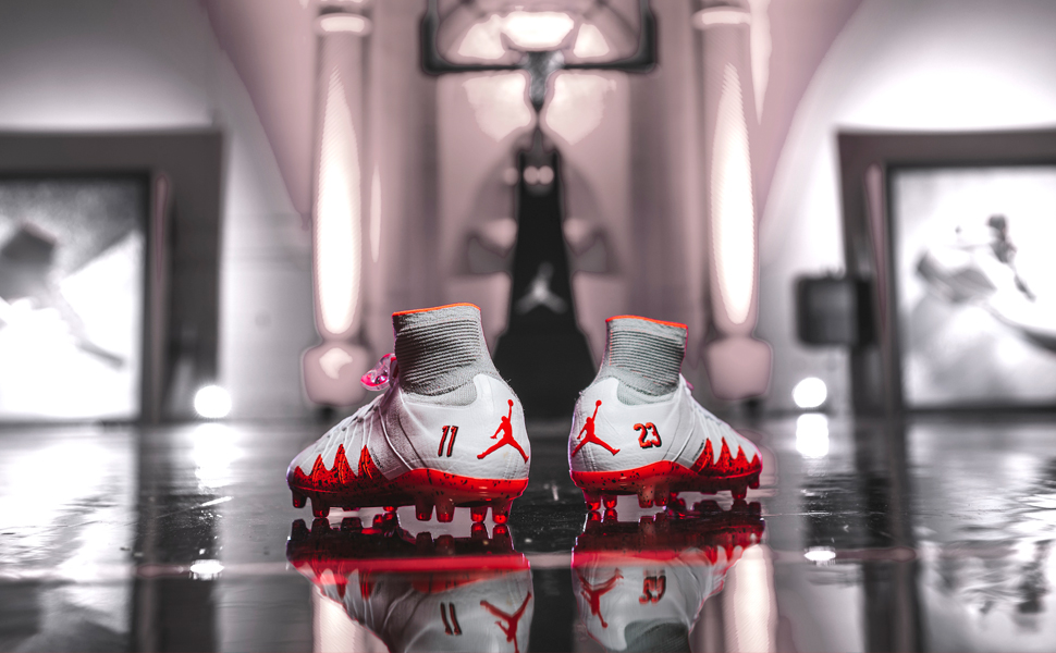 HO16_GFB_Neymar_1123_Hypervenom_Phantom_FG_FG_Red_c_original-slider-2.jpg