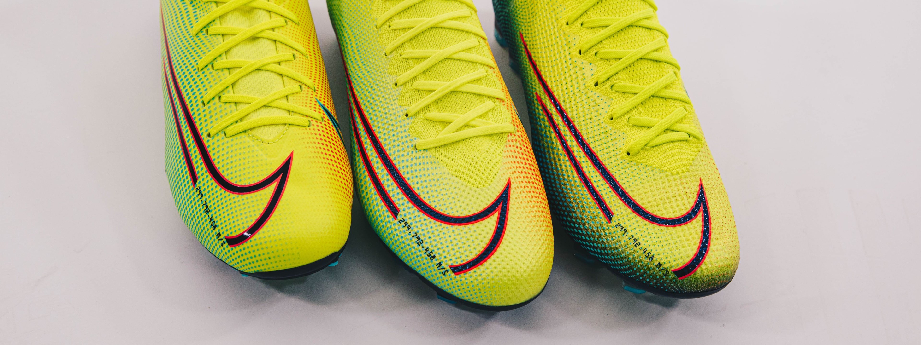 Waarom betaalt de ene voetballer €50,- en de ander €300,- voor nieuwe  voetbalschoenen?