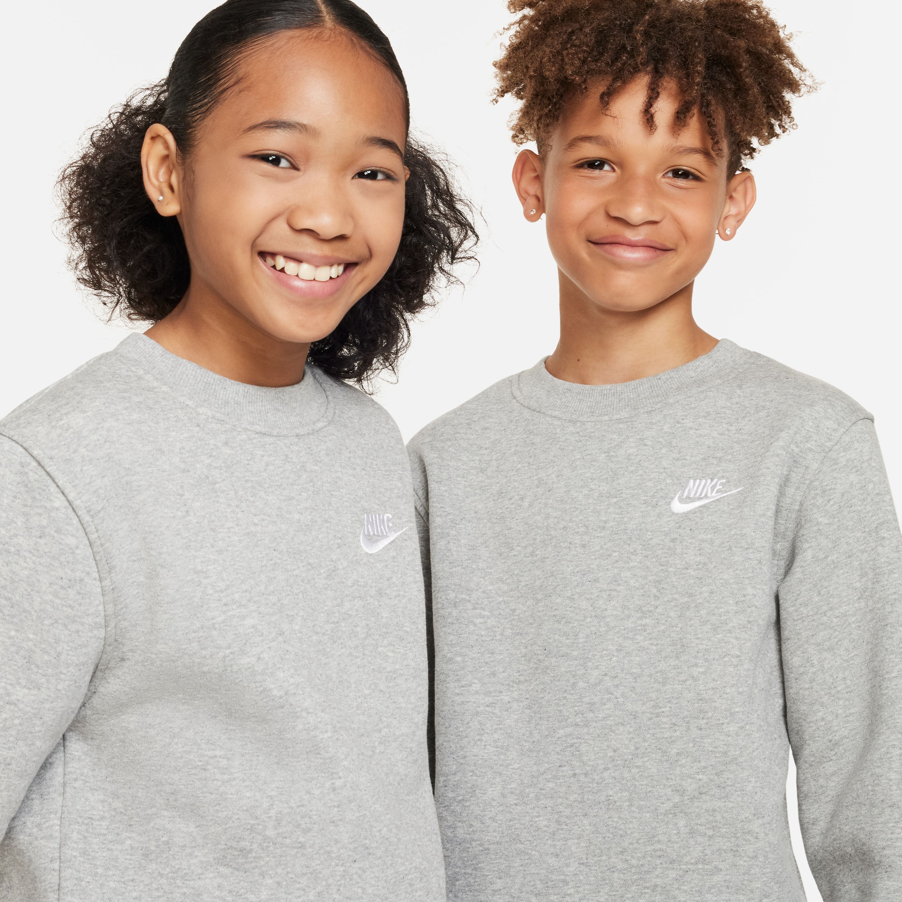 Nike Sportswear Club Fleece Crew Sweater Kids Lichtgrijs Wit, foto 3