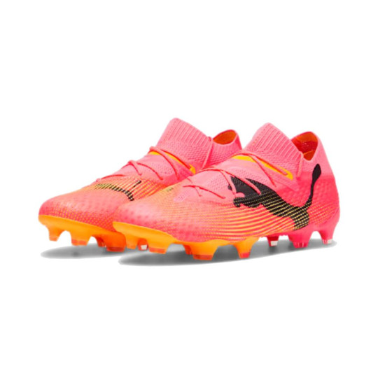 PUMA Future 7 Ultimate Gazon Naturel Gazon Artificiel Chaussures de Foot (MG) Femmes Rose Noir Orange