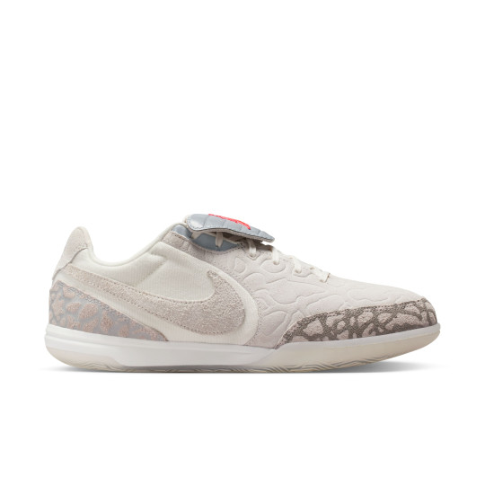 Nike Jordan Tiempo Streetgato SE Chaussures de Foot Street Beige Argenté Rouge Vif