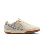 Nike Tiempo Streetgato Straatvoetbalschoenen Gebroken Wit Blauw Donkerblauw Roze