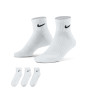 Lot de 3 chaussettes de sport rembourrées Nike Everyday de taille moyenne, blanches et noires