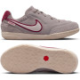 Nike Tiempo Streetgato Premium Straatvoetbalschoenen Kids Grijs Wit Bordeauxrood
