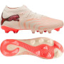 PUMA Future 9 Pro Gras / Kunstgras Voetbalschoenen (MG) Gebroken Wit Zwart Roze