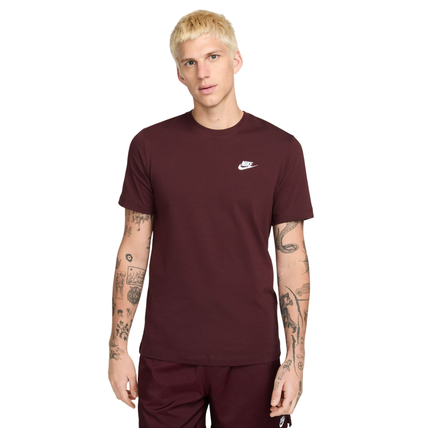 Nike Sportswear Club T-Shirt Bordeauxrood Wit