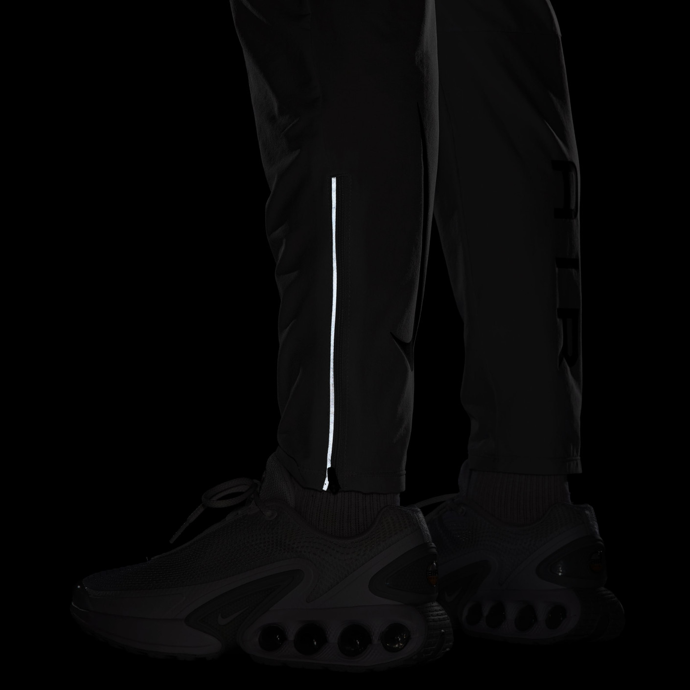 nike waterproof tracksuit bottoms