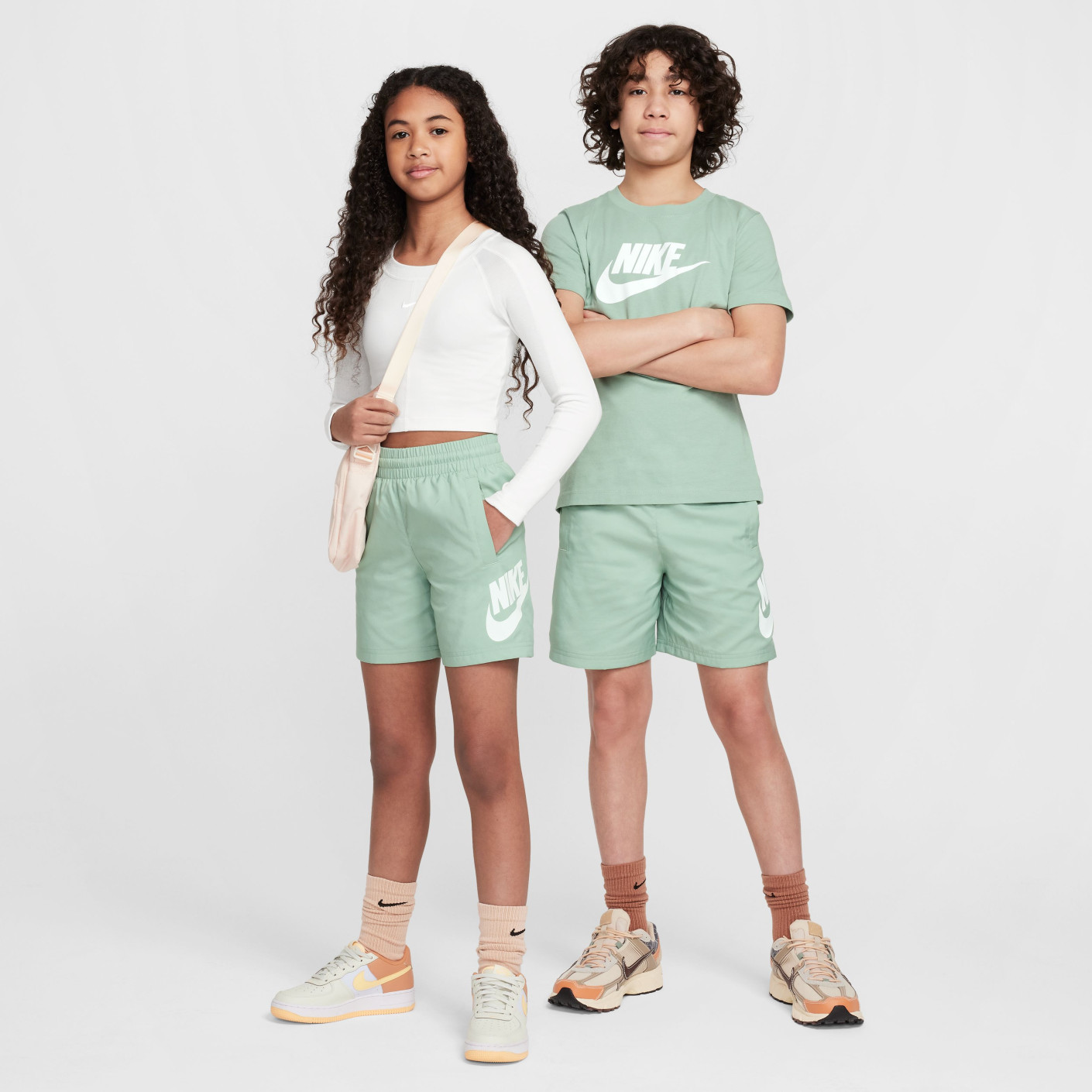 nike sportswear woven shorts green
