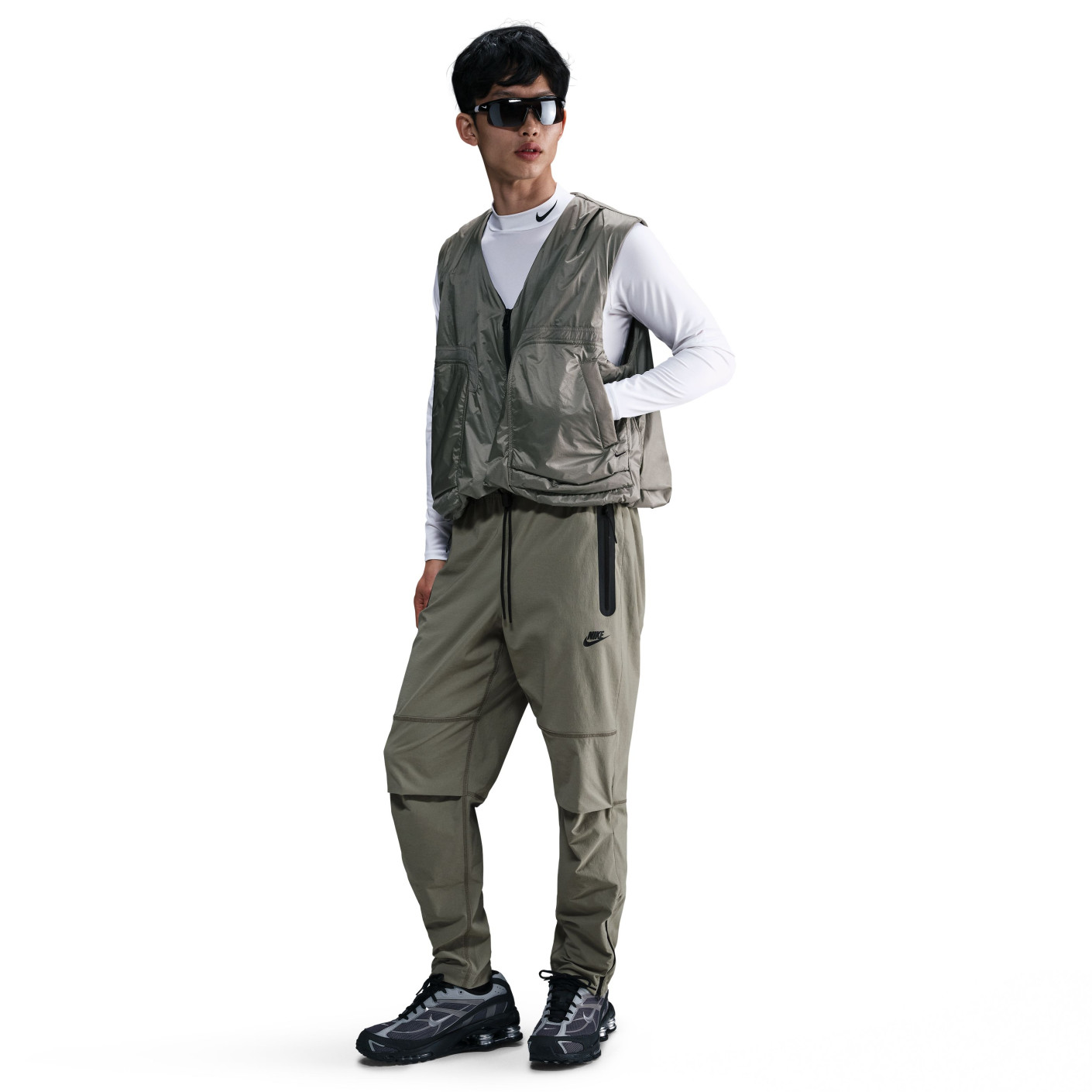 nike training pants with zipper