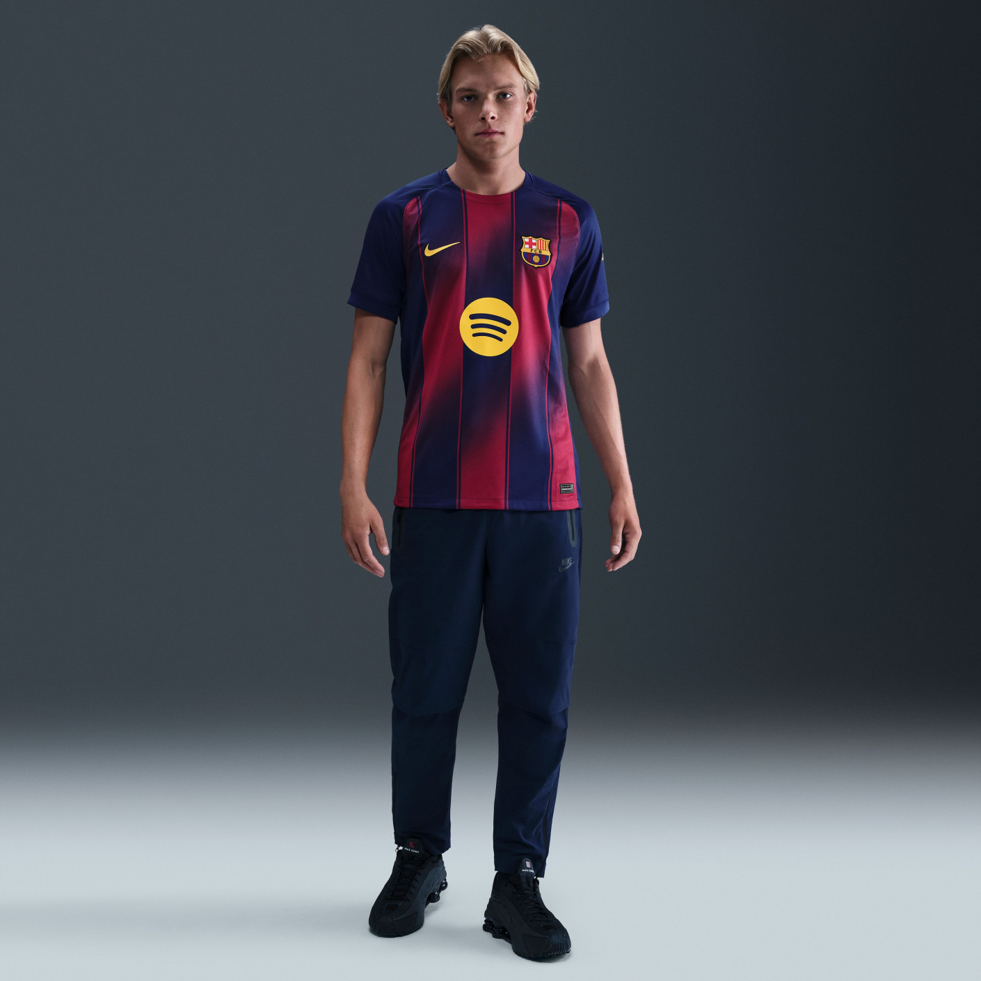 FC Barcelona 長袖シャツ Mサイズ Nike FC Barcelona Home Shirt 2025-2026 - Voetbalshop.nl