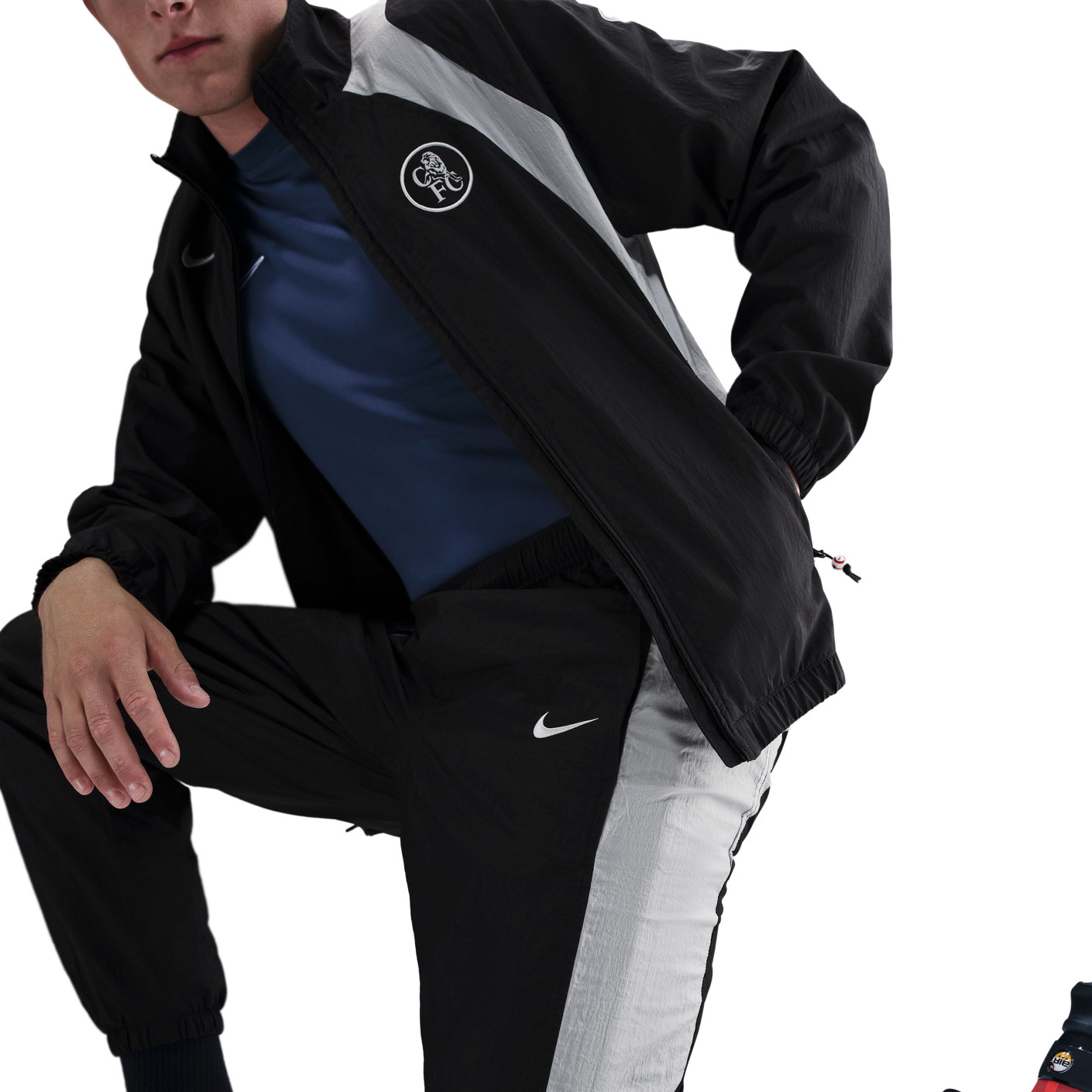 Nike Chelsea Total 90 Crew Woven Trainingspak 2025-2026 Zwart Wit