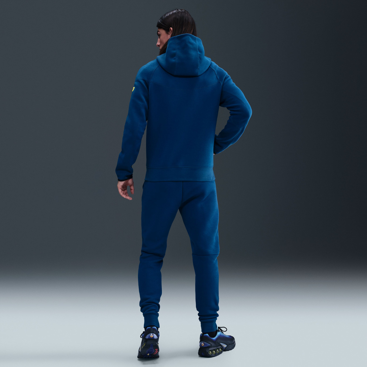 FCRB TECH SWEAT TRAINING 上下 L F.C.Real Bristol（エフシーレアルブリストル）の「TECH SWEAT