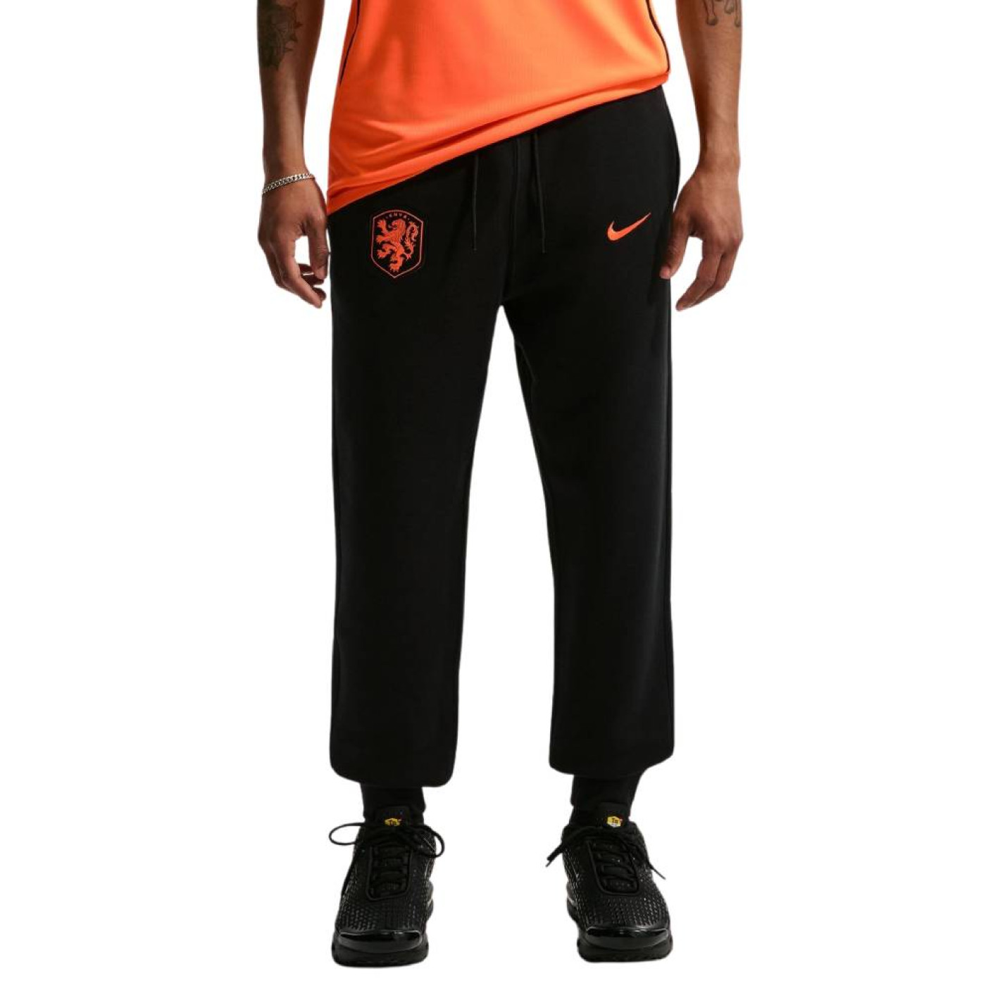 Nike Nederland Club Sportswear Joggingbroek 2026-2028 Zwart Oranje