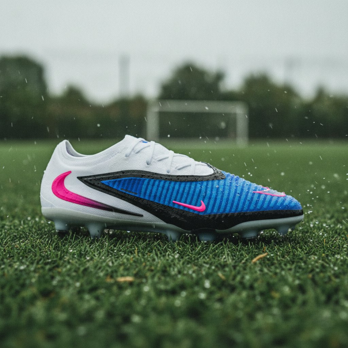 Nike Phantom 6 Low Elite Iron Stud Football Boots (SG) Pro Player