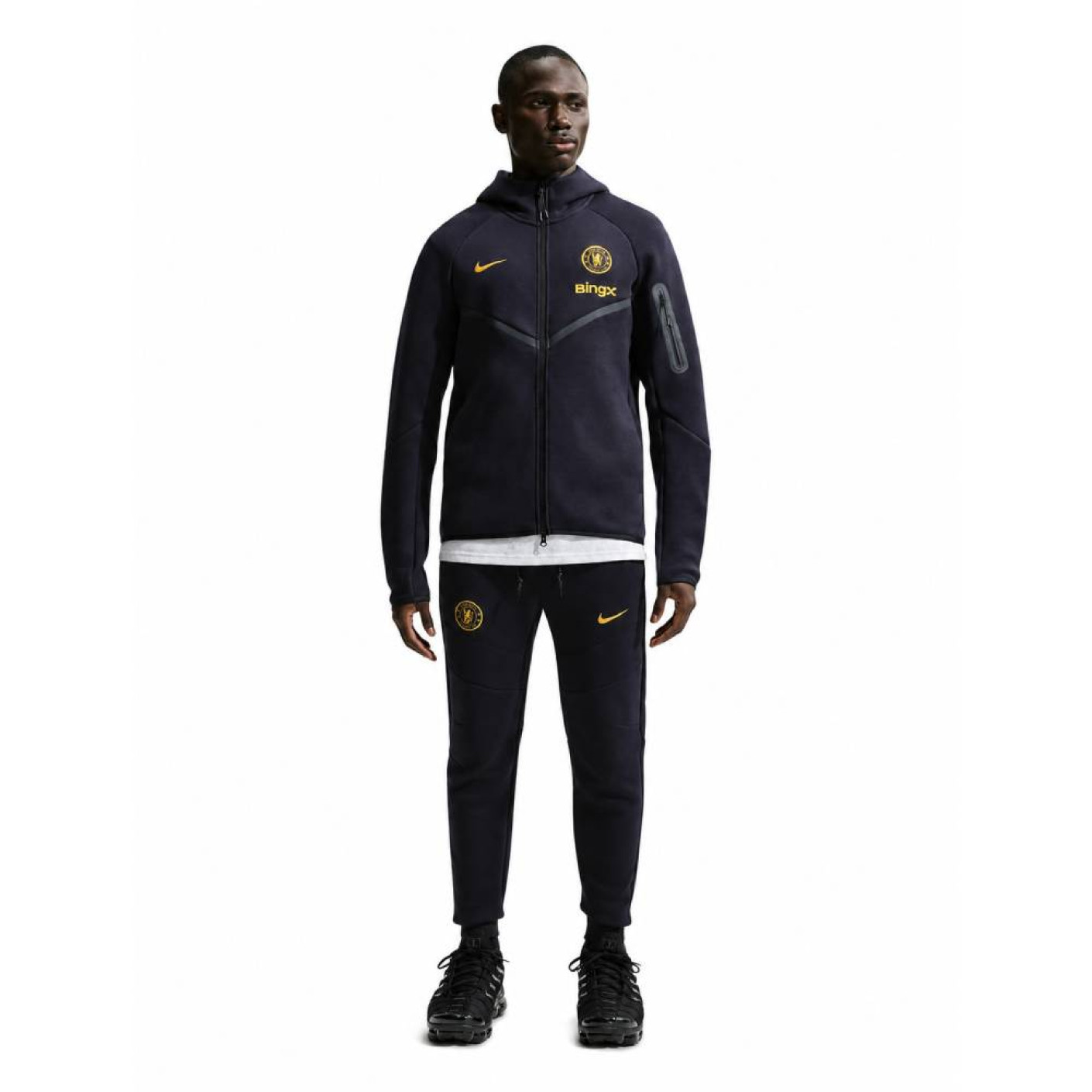 Nike Chelsea Tech Fleece Tracksuit 2026-2027 Black Golden Yellow