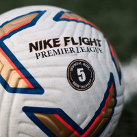 Nike Premier League Flight Voetbal Wit Goud Blauw Zwart