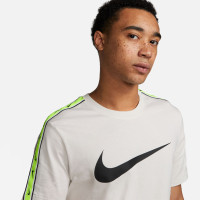 Nike Sportswear Repeat T-Shirt Wit Zwart Geel