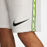 Nike Sportswear Repeat Broekje Wit Zwart Lichtgeel