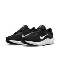 Nike Winflo 10 Hardloopschoenen Zwart Wit