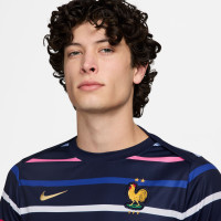 Nike Frankrijk Pre-Match Trainingsshirt 2024-2026 Donkerblauw Goud Multicolor