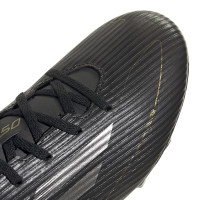 adidas F50 Club Gras / Kunstgras Voetbalschoenen (MG) Zwart Grijs Goud