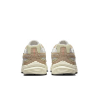 Nike Initiator Sneakers Wit Lichtbruin Beige