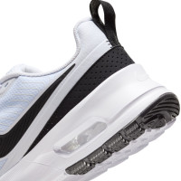 Nike Air Max Nuaxis Sneakers Wit Lichtblauw Zwart