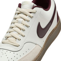 Nike Court Vision Low Sneakers Beige Bordeauxrood Bruin