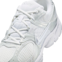 Nike V5 RNR Sneakers Wit