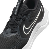 Nike Cosmic Runner Hardloopschoenen Kids Zwart Wit