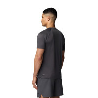 Castore Adapt Crew T-Shirt Dark Grey Black