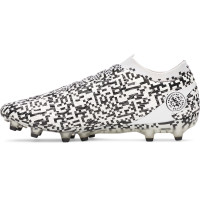 Under Armour Magnetico Pro 5 Gras Voetbalschoenen (FG) Zwart Wit