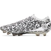 Under Armour Magnetico Elite 5 Gras Voetbalschoenen (FG) Zwart Wit