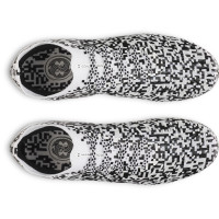 Under Armour Magnetico Elite 5 Gras Voetbalschoenen (FG) Zwart Wit