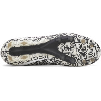 Under Armour Magnetico Elite 5 Gras Voetbalschoenen (FG) Zwart Wit