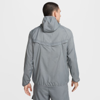 Nike Stride Repel Jack Grijs Zilver