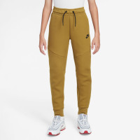 yellow nike tech fit