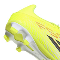 adidas F50 Club Gras / Kunstgras Voetbalschoenen (MG) Neongeel Zwart Rood