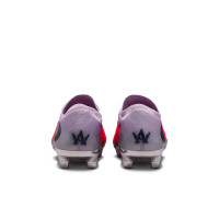 Nike Phantom 6 Low Alèxia Putellas Elite Gras Voetbalschoenen (FG) Lichtpaars Felrood Zilver