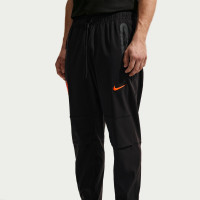 Nike Nederland Tech Woven Trainingsbroek 2026-2028 Zwart Oranje