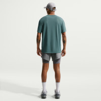 Nike Miler UV Trainingsshirt Grijsgroen Zilver