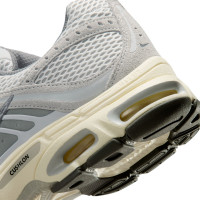 Nike Air Max Moto 2K Sneakers Grijs Zilvergrijs Coconut Milk Summit White